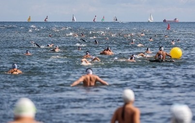 Zdjęcie do Relacja z III Wyścigu Pływackiego Dookoła Molo 2021 im. Jacka Starościaka  Pod Patronatem Prezydenta Sopotu